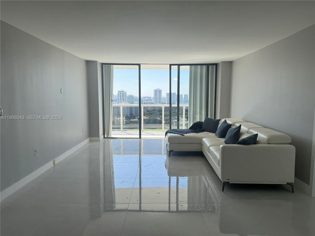 3675 N Country Club Dr, Unit 2606, Aventura, FL 33180 Photo