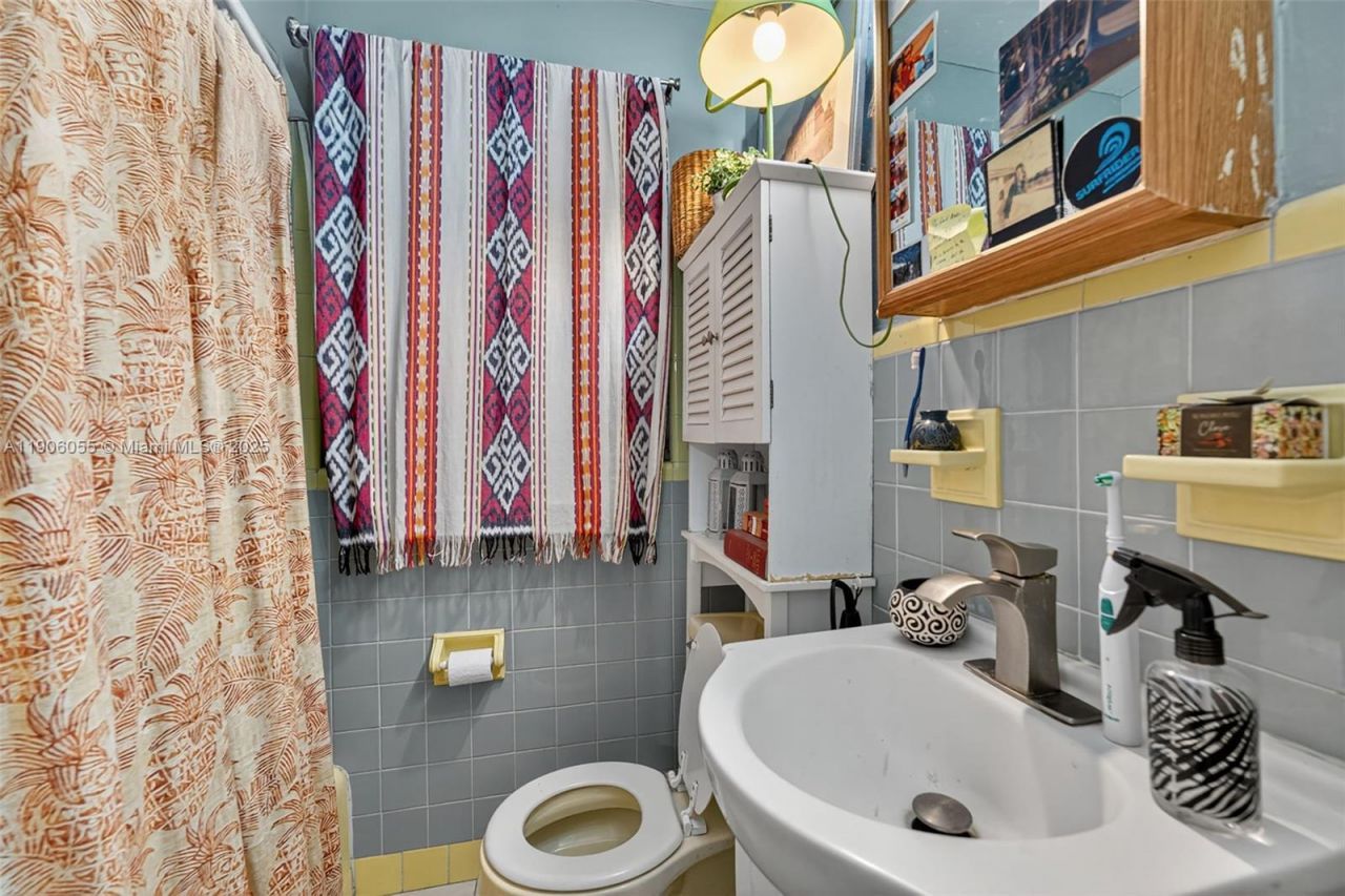 1219-1221 NE 18th Ave, Fort Lauderdale, FL 33304 Photo