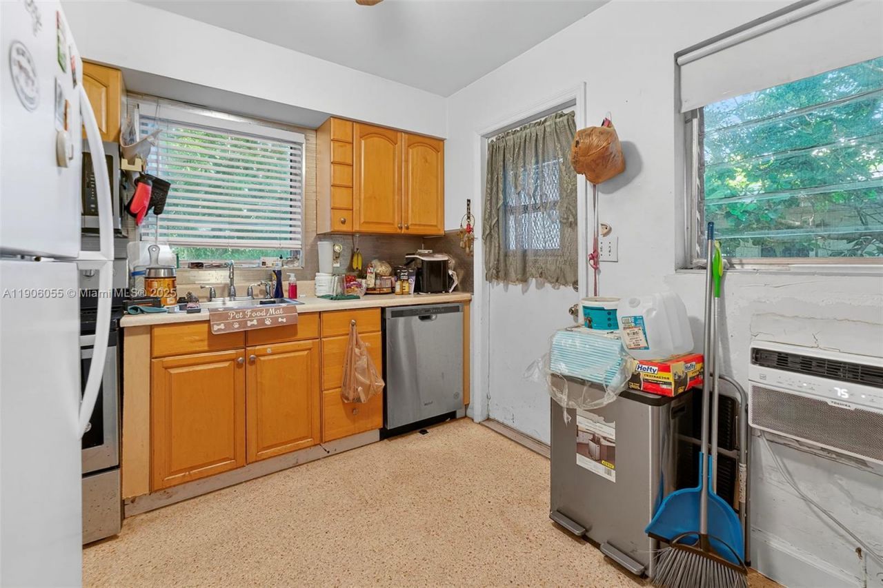 1219-1221 NE 18th Ave, Fort Lauderdale, FL 33304 Photo