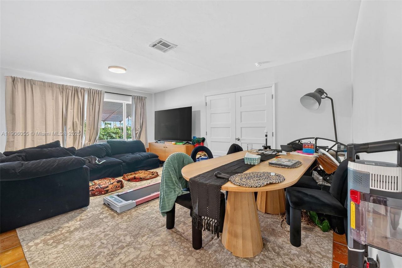 1219-1221 NE 18th Ave, Fort Lauderdale, FL 33304 Photo