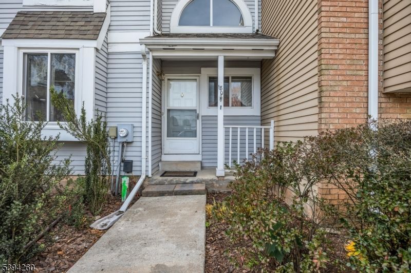 180 Hollow Oak Ct, Hillsborough, NJ 08844 Main Photo