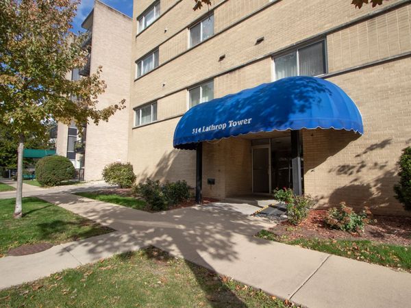 314 Lathrop Avenue, Unit 604, Forest Park, IL 60130