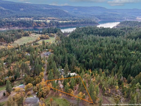 121 Horse Ranch Road, Prospect, OR 97536