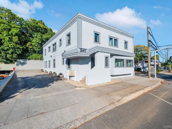 241 E Shore Road, Unit 1st FL, Great Neck, NY 11023