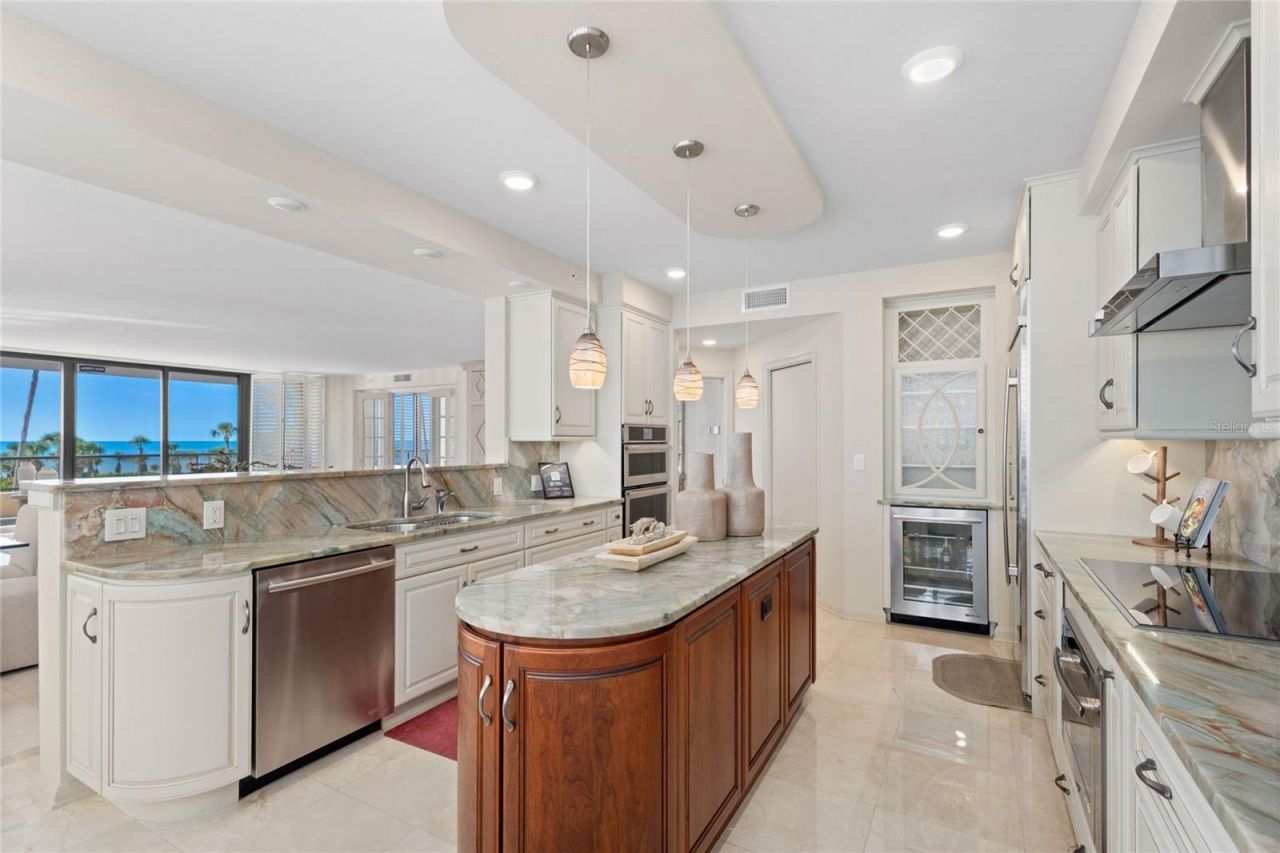 545 Sanctuary Drive, Unit B204, Longboat Key, FL 34228 Photo