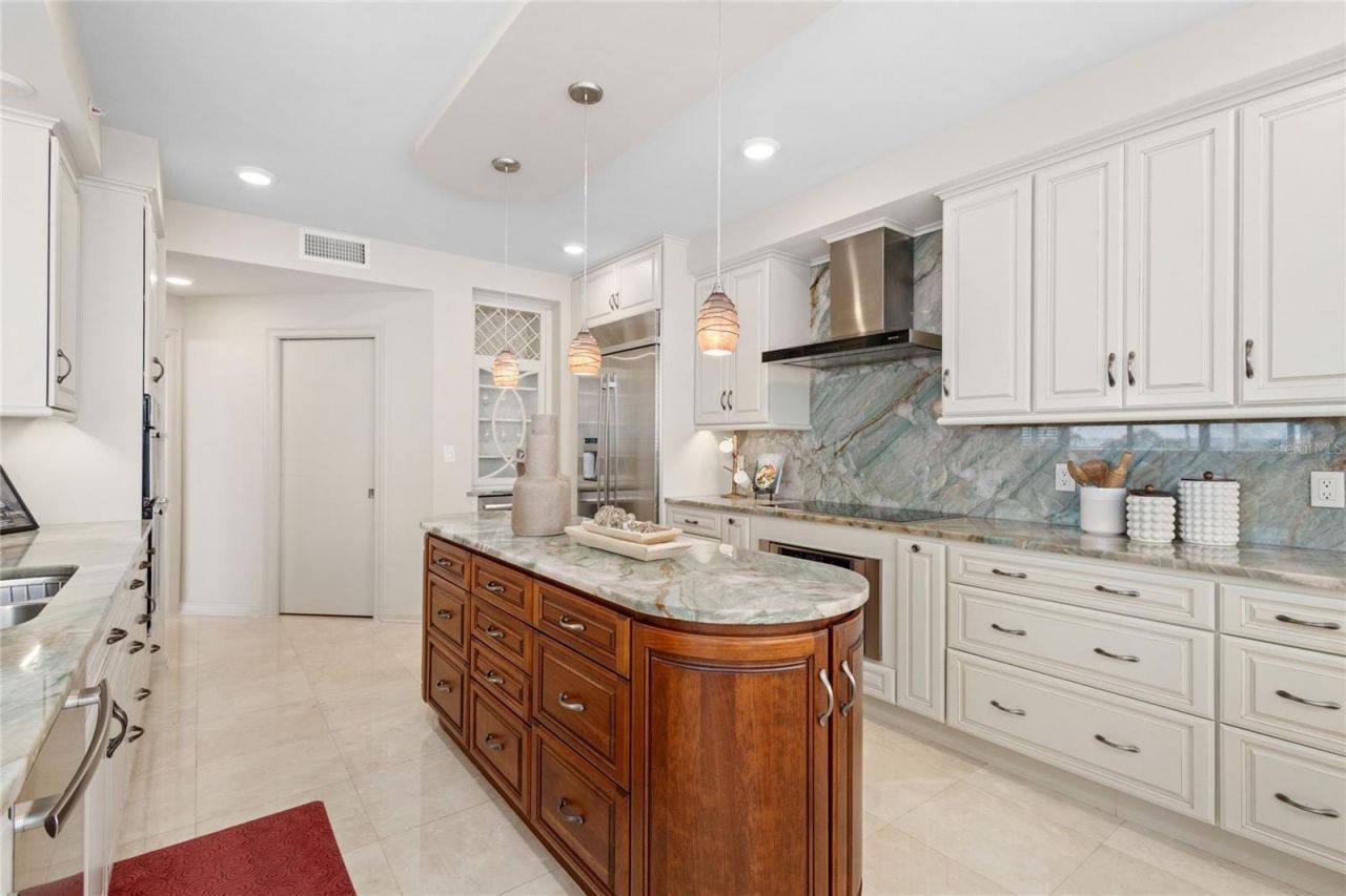 545 Sanctuary Drive, Unit B204, Longboat Key, FL 34228 Photo