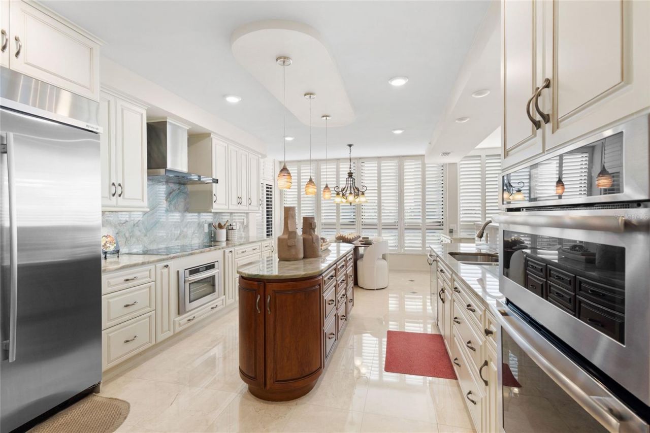 545 Sanctuary Drive, Unit B204, Longboat Key, FL 34228 Photo