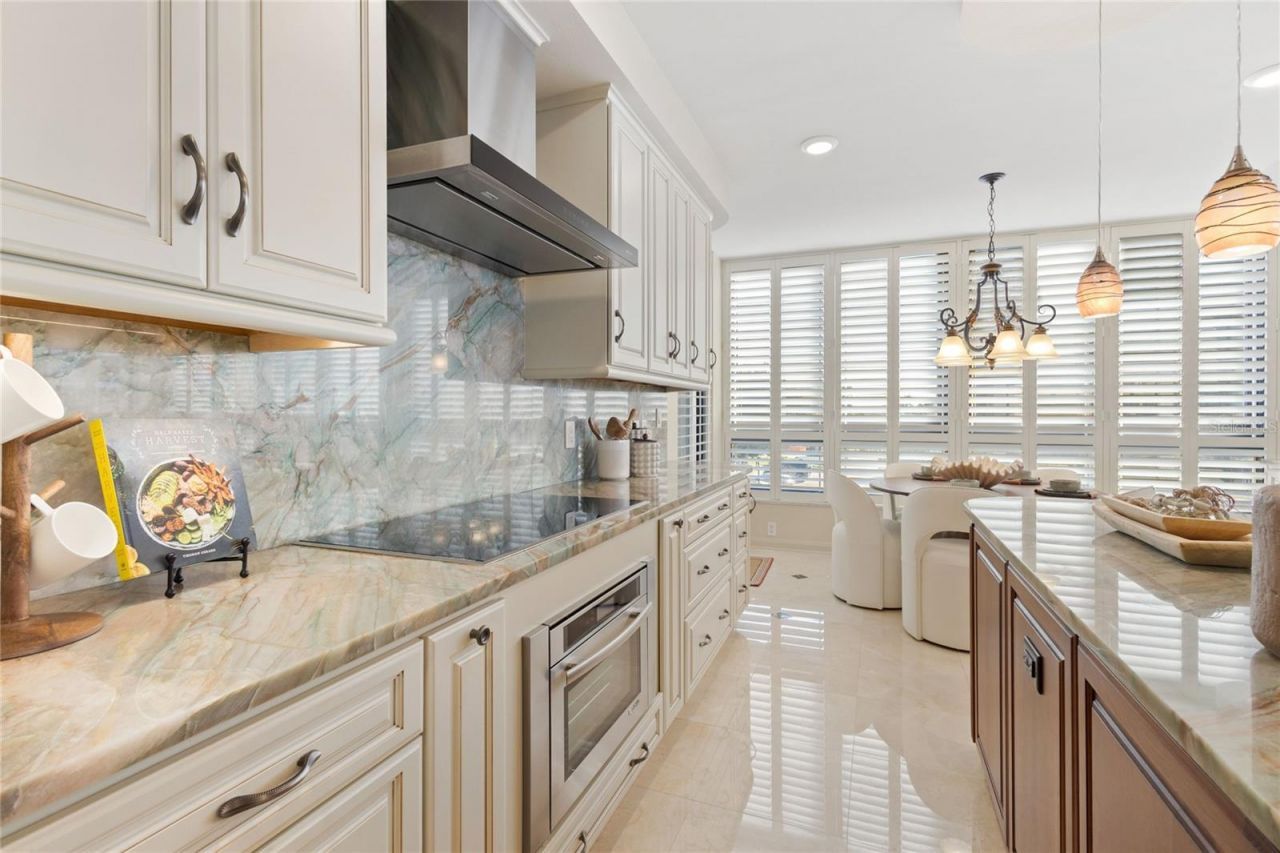 545 Sanctuary Drive, Unit B204, Longboat Key, FL 34228 Photo