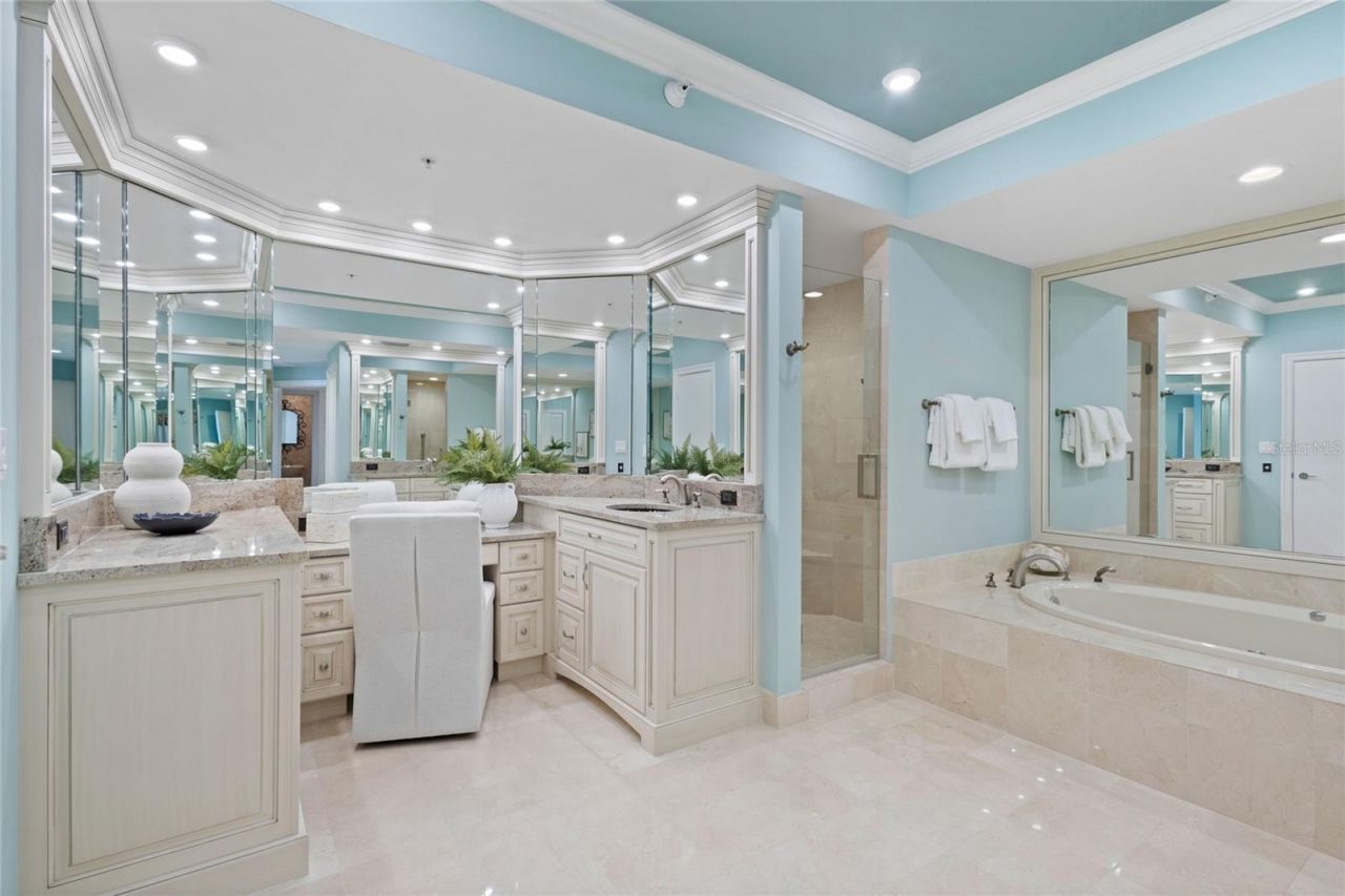 545 Sanctuary Drive, Unit B204, Longboat Key, FL 34228 Photo