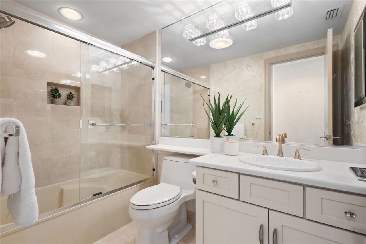 545 Sanctuary Drive, Unit B204, Longboat Key, FL 34228 Photo