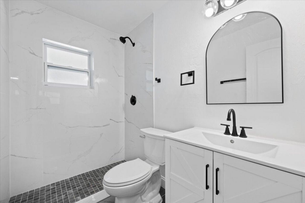 905 SE 10th Street, Stuart, FL 34994 Photo