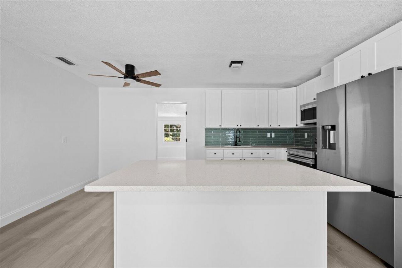 905 SE 10th Street, Stuart, FL 34994 Photo