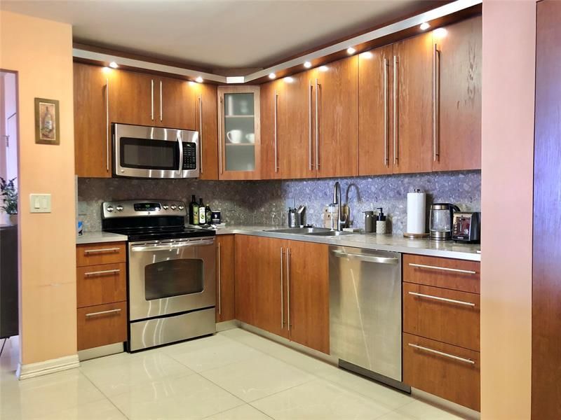 2500 Parkview Drive, Unit 1501, Hallandale Beach, FL 33009 Photo