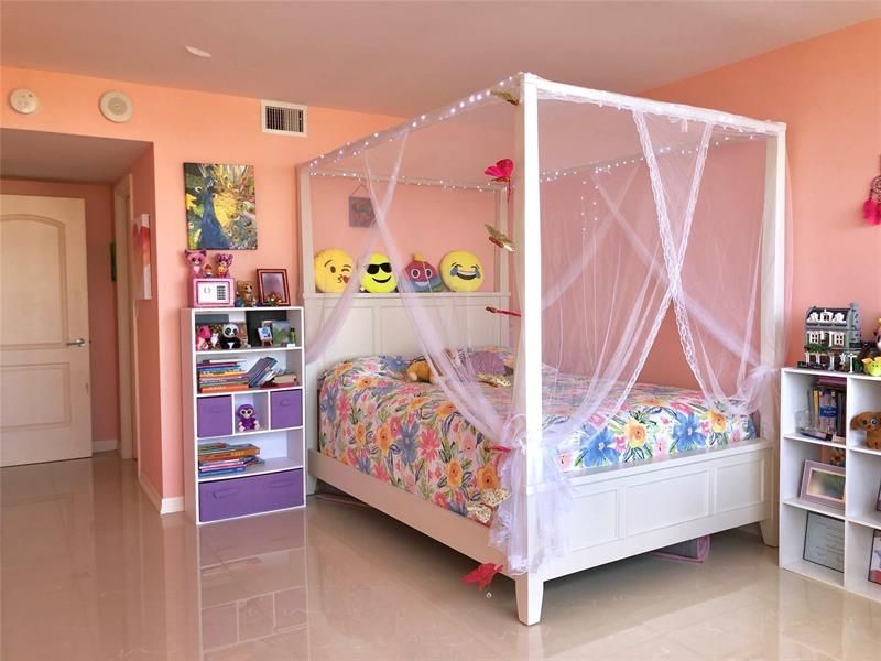 2500 Parkview Drive, Unit 1501, Hallandale Beach, FL 33009 Photo