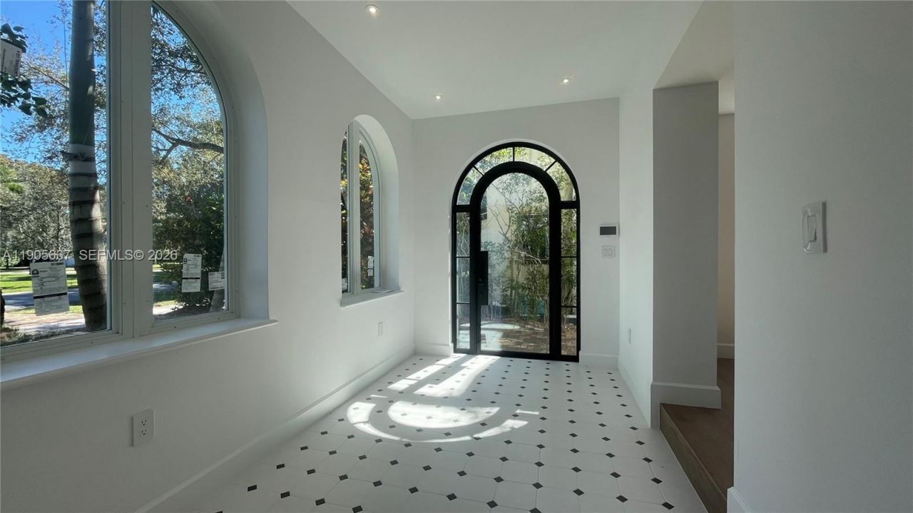 4100 Monserrate St, Coral Gables, FL 33146 Photo