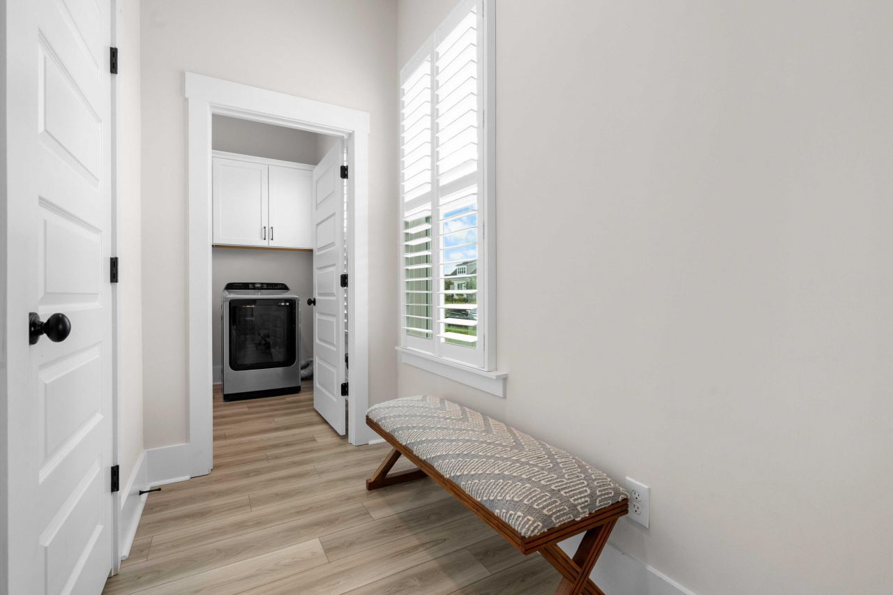 222 Symphony Avenue Photo 11