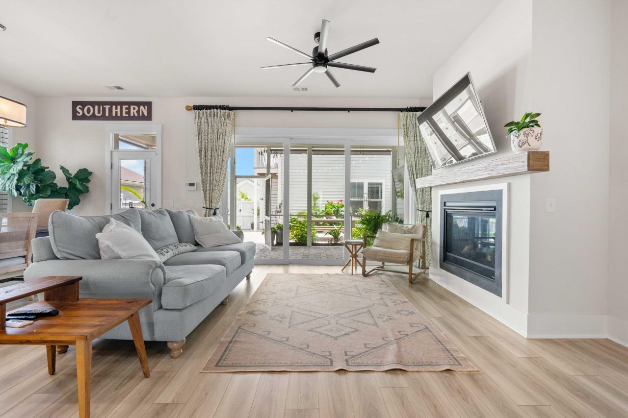 222 Symphony Avenue Photo 13