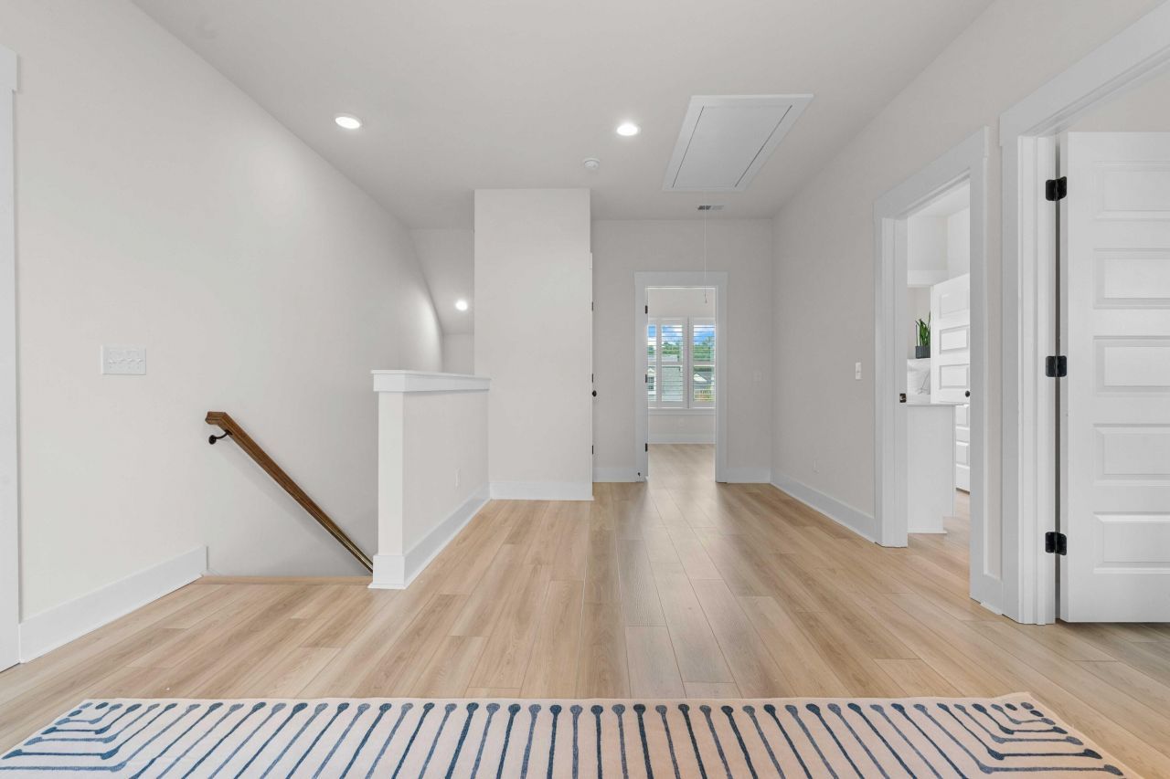 222 Symphony Avenue Photo 26