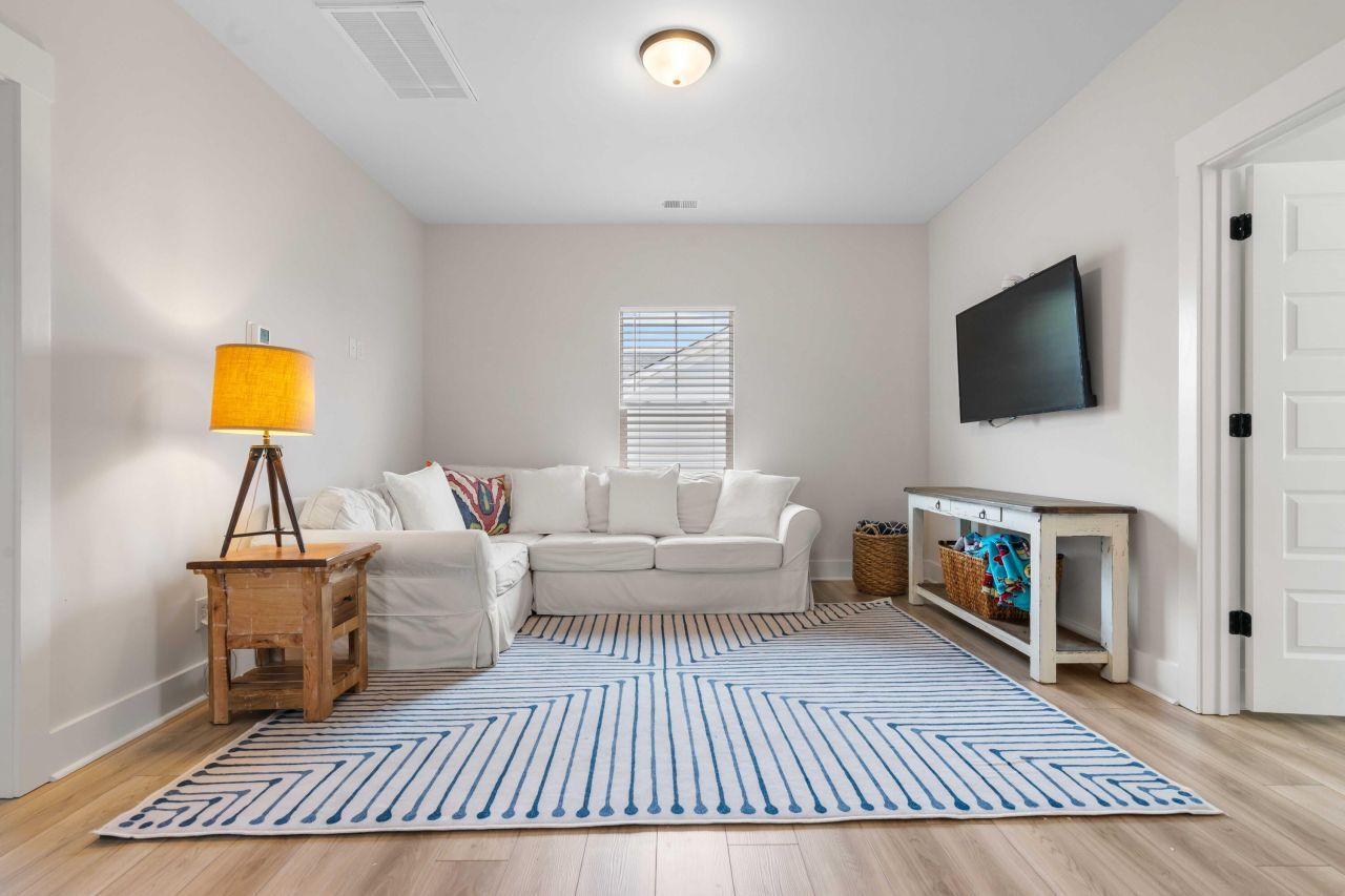 222 Symphony Avenue Photo 28