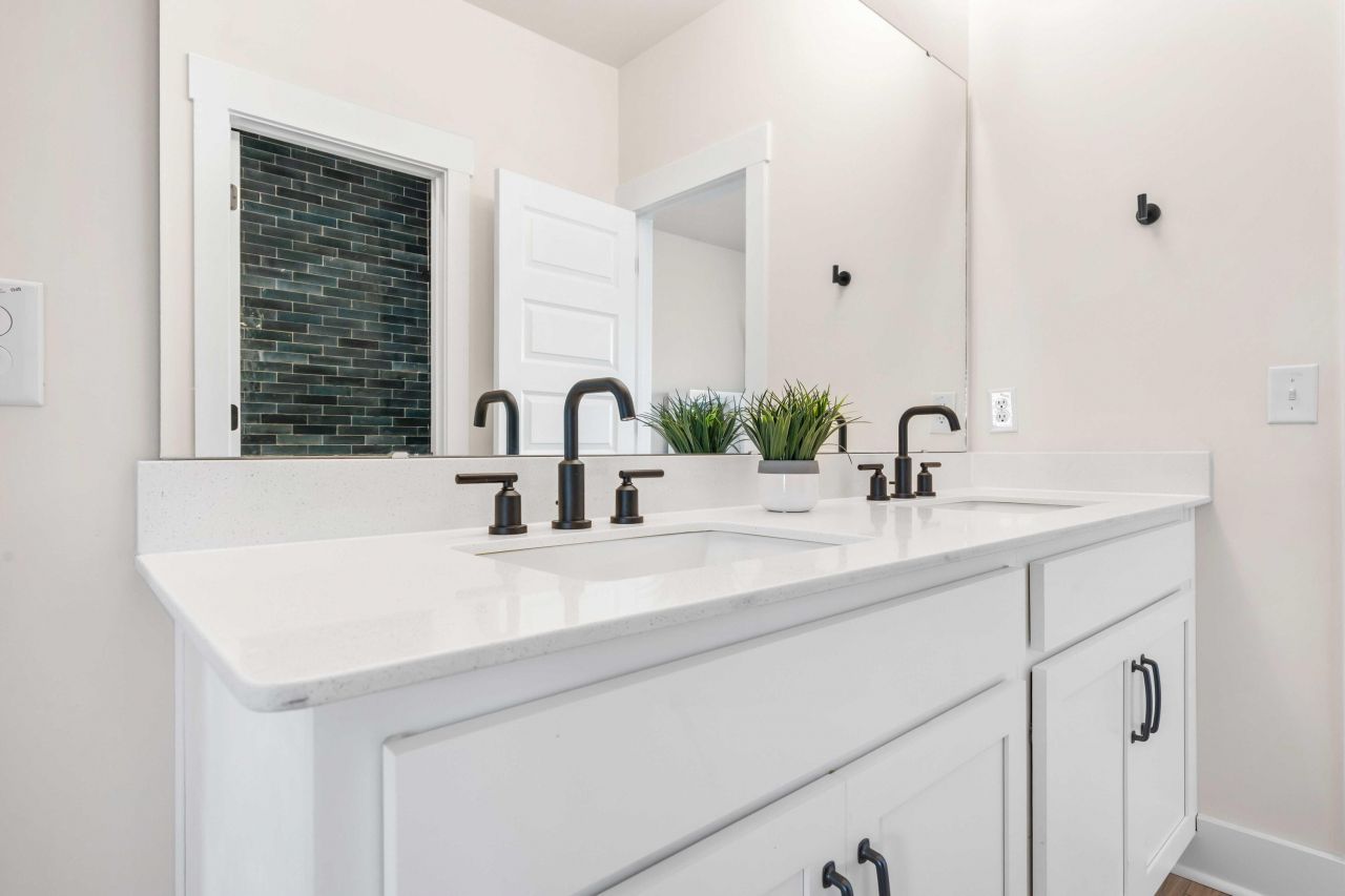 222 Symphony Avenue Photo 36