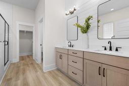 222 Symphony Avenue photo 4