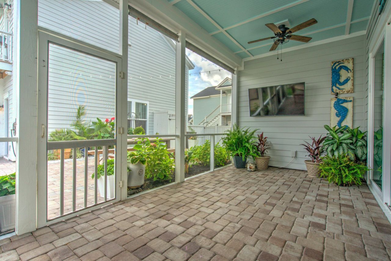 222 Symphony Avenue Photo 51