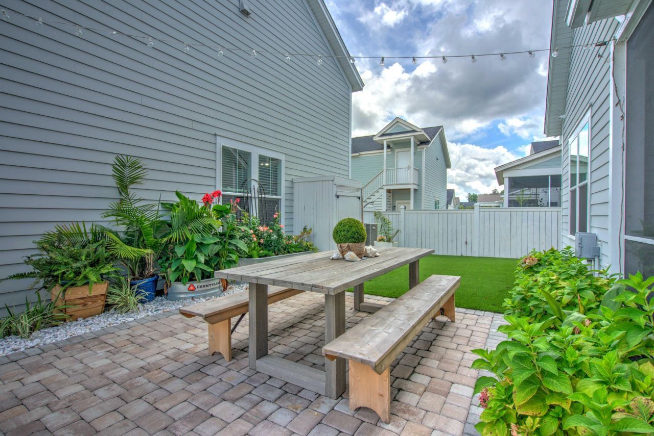 222 Symphony Avenue Photo 54