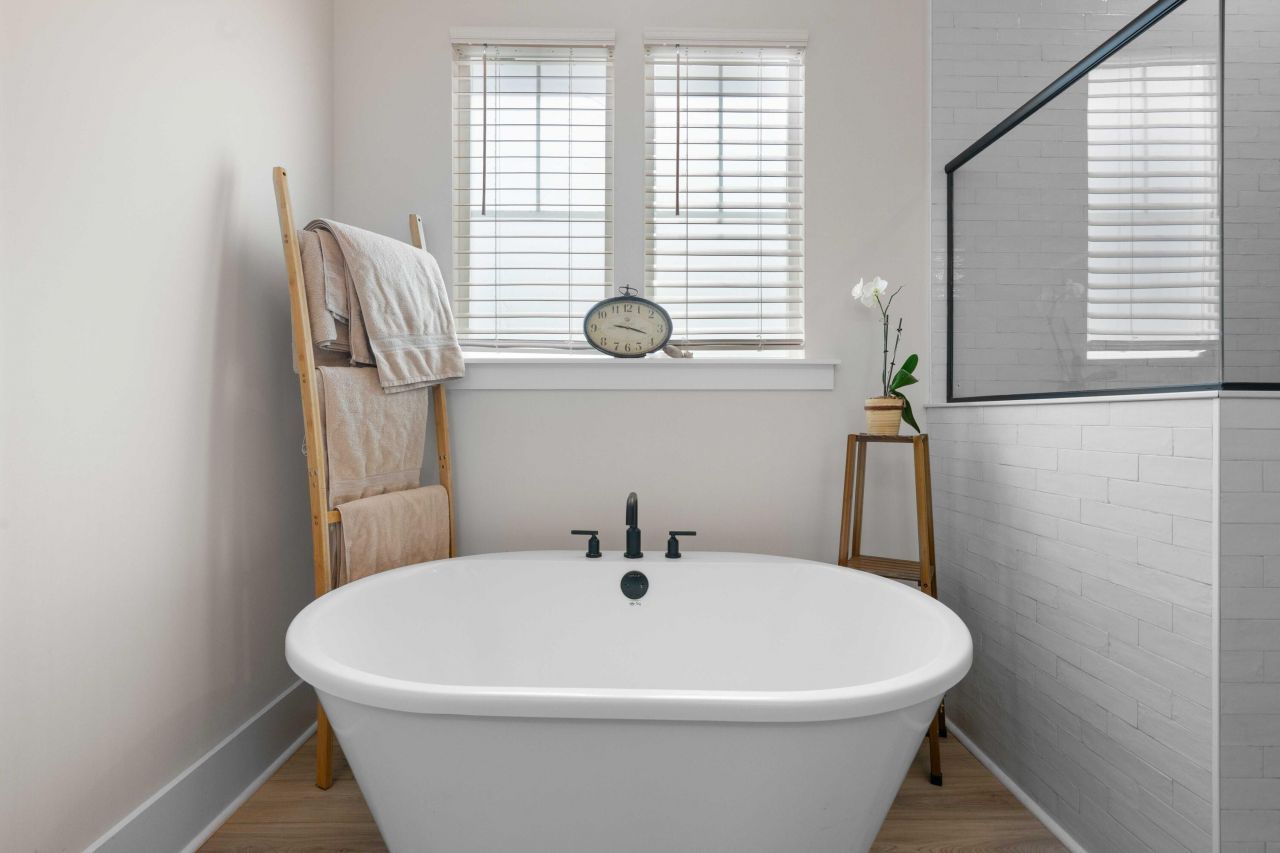 222 Symphony Avenue Photo 6