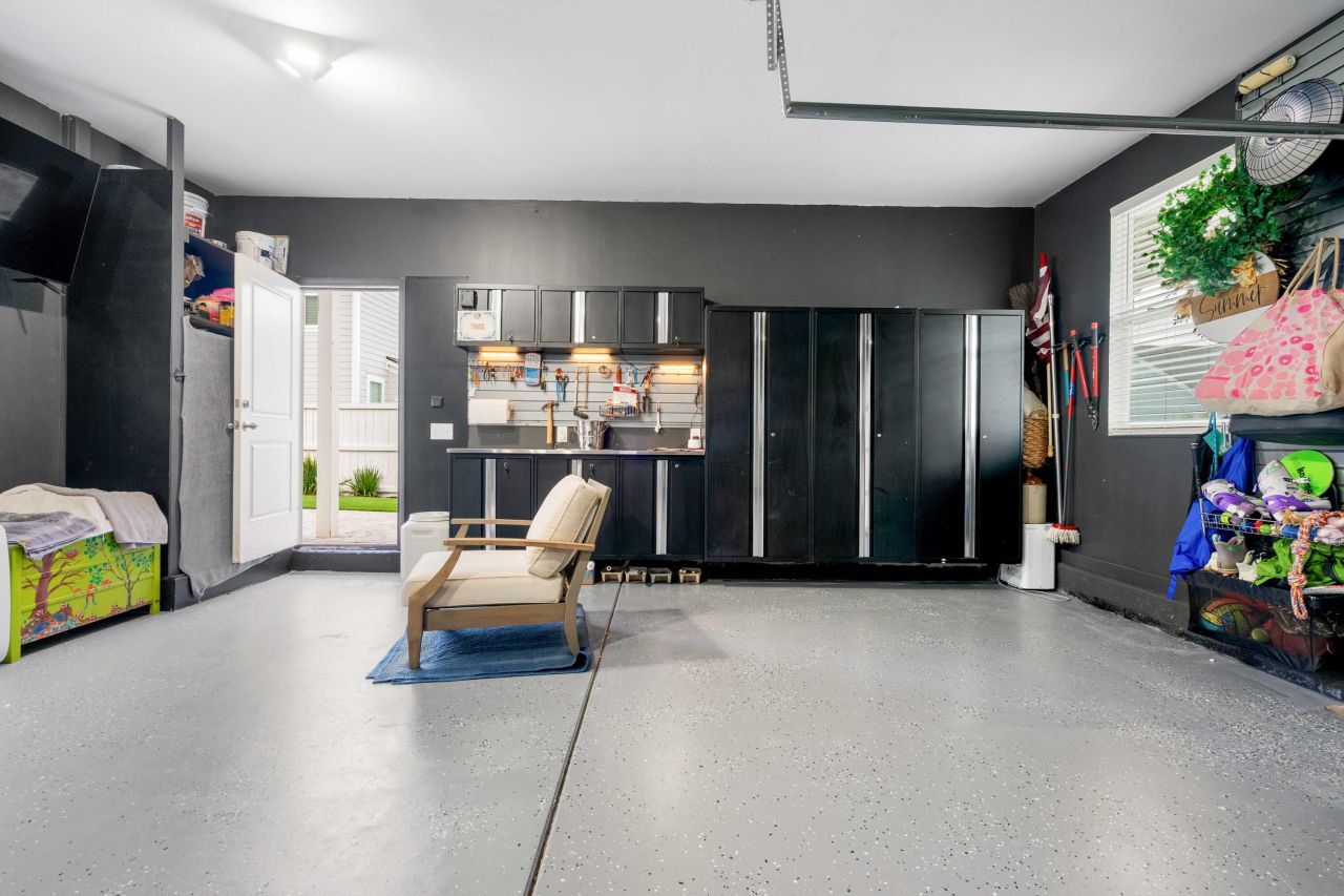 222 Symphony Avenue Photo 61