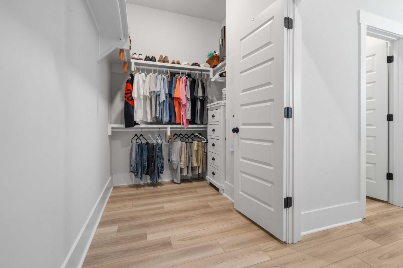 222 Symphony Avenue Photo 7