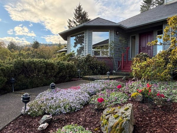 3115 Deer Trail Lane, Medford, OR 97501