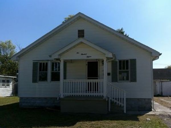 115 W 8th Street, St. Elmo, IL 62458