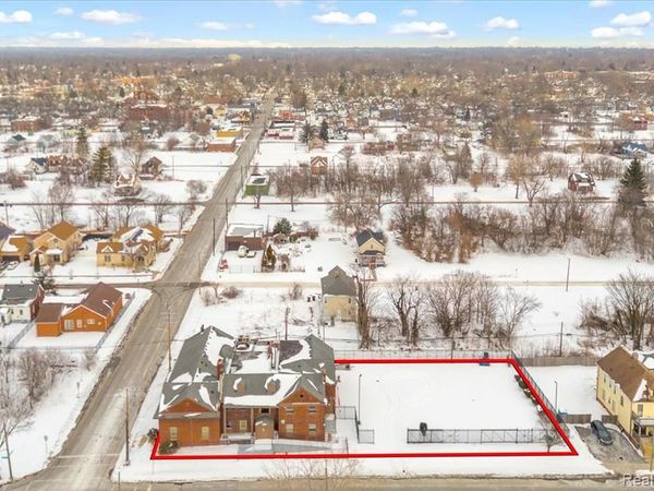 2670 Chalmers Street, Detroit, MI 48215