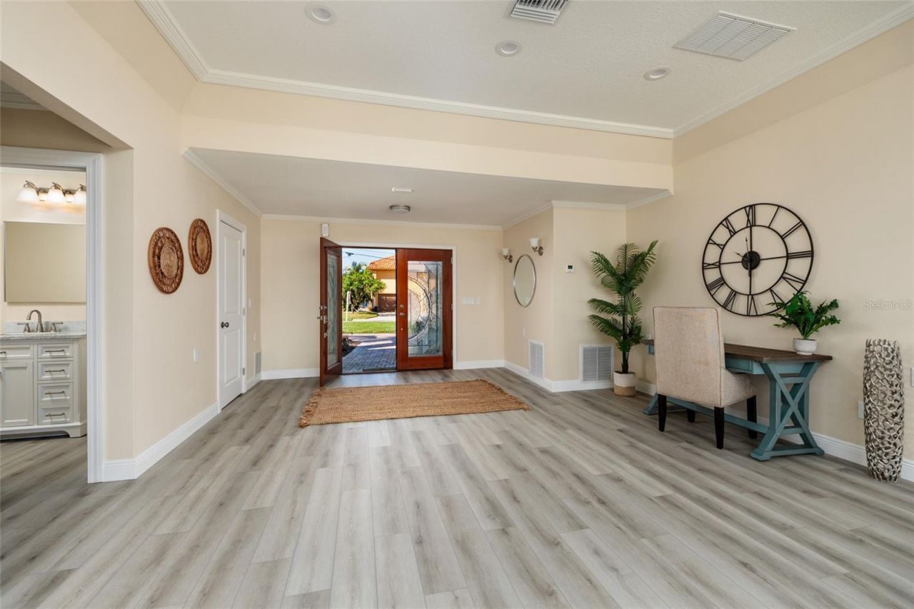 1440 Sea Gull Drive S, Saint Petersburg, FL 33707 Photo