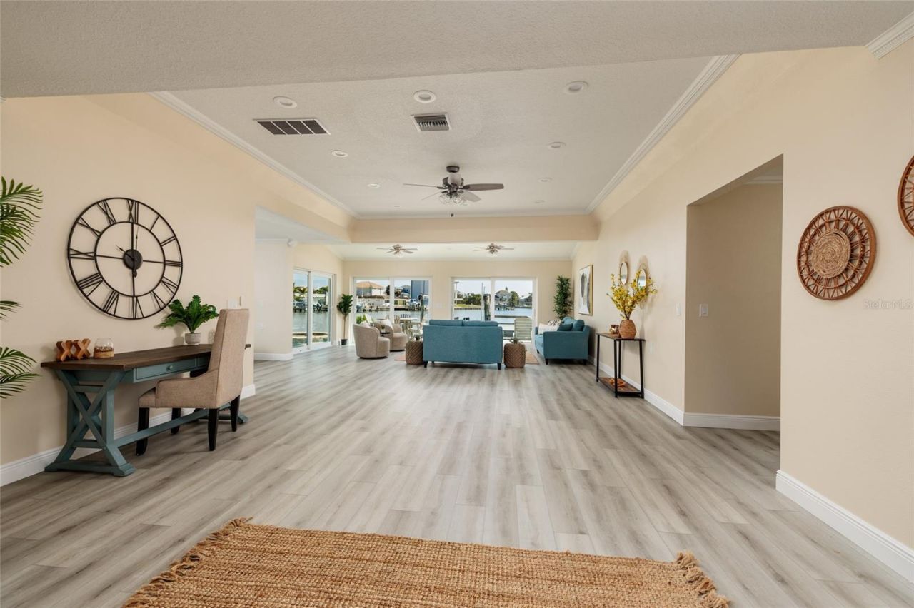 1440 Sea Gull Drive S, Saint Petersburg, FL 33707 Photo