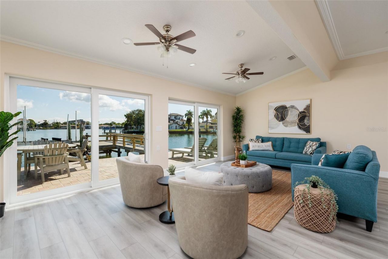 1440 Sea Gull Drive S, Saint Petersburg, FL 33707 Photo