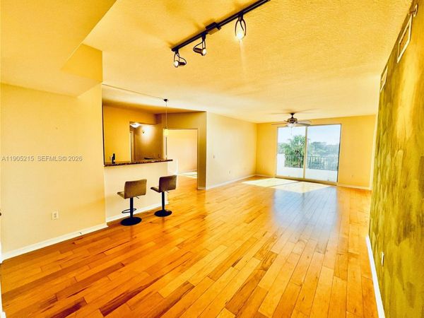 2421 NE 65th St, Unit 506, Fort Lauderdale, FL 33308