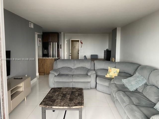 2500 NE 135th St, Unit B605, North Miami, FL 33181 Photo