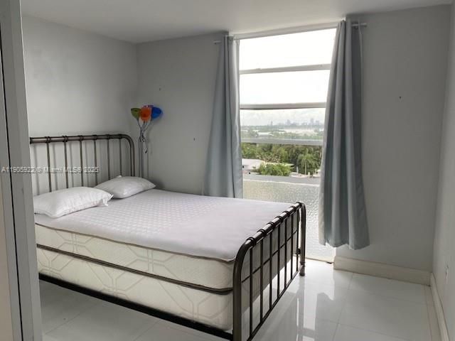 2500 NE 135th St, Unit B605, North Miami, FL 33181 Photo