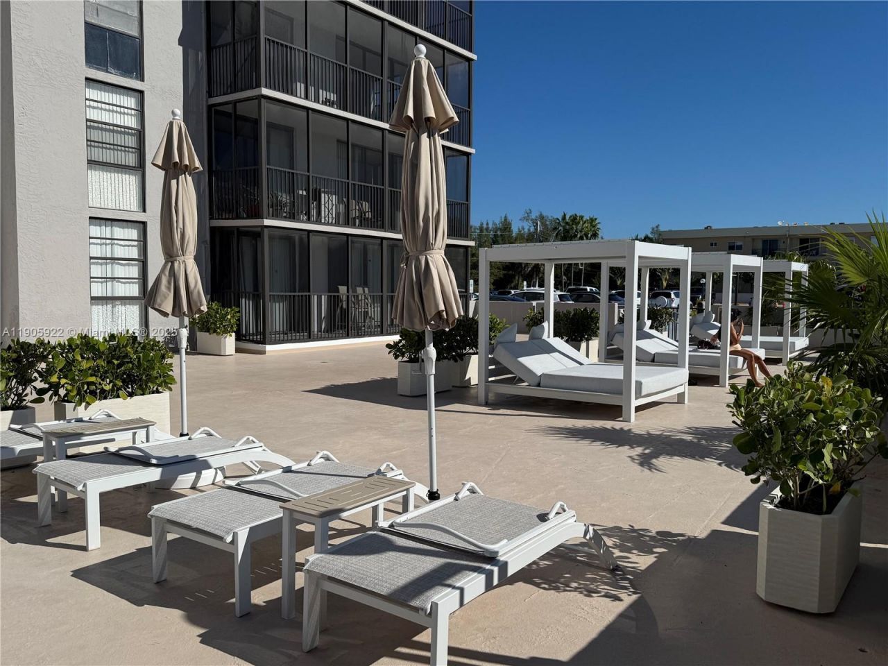 2500 NE 135th St, Unit B605, North Miami, FL 33181 Photo