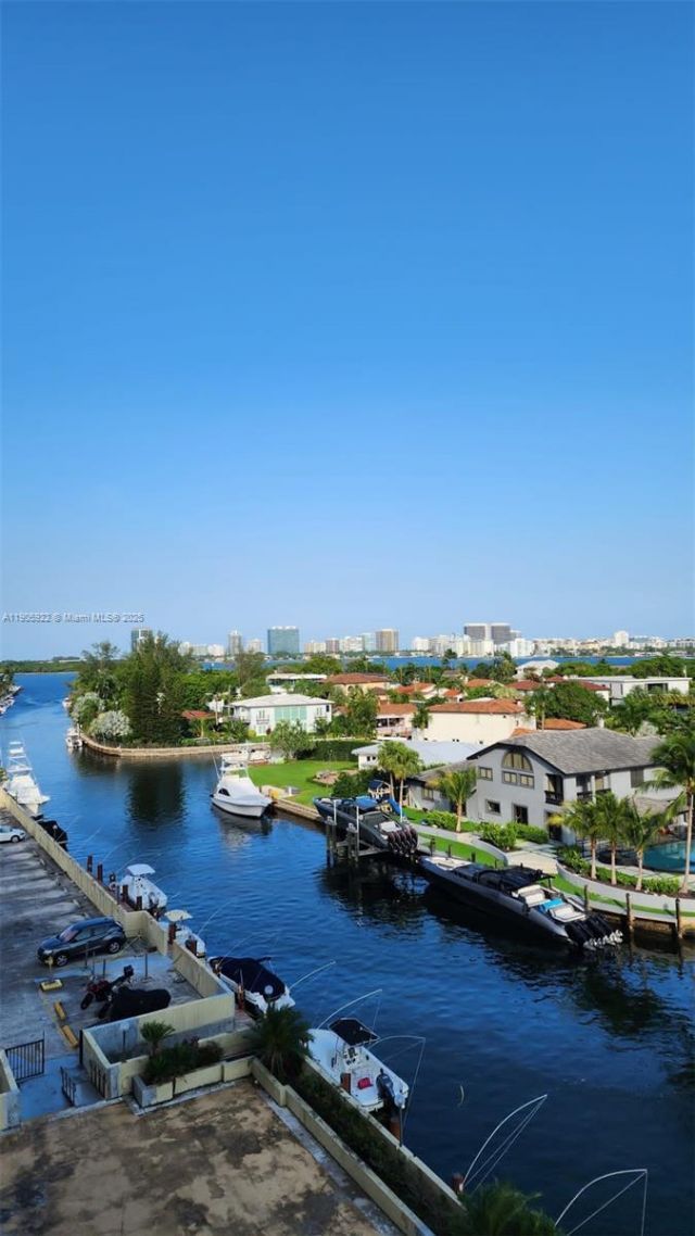 2500 NE 135th St, Unit B605, North Miami, FL 33181 Photo