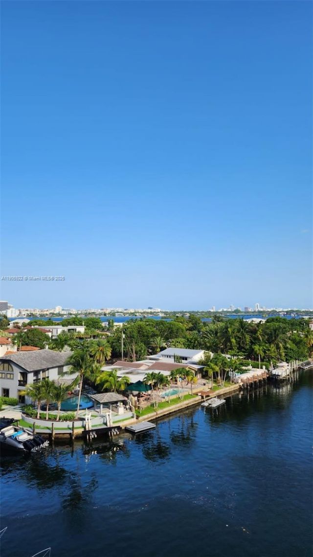 2500 NE 135th St, Unit B605, North Miami, FL 33181 Photo