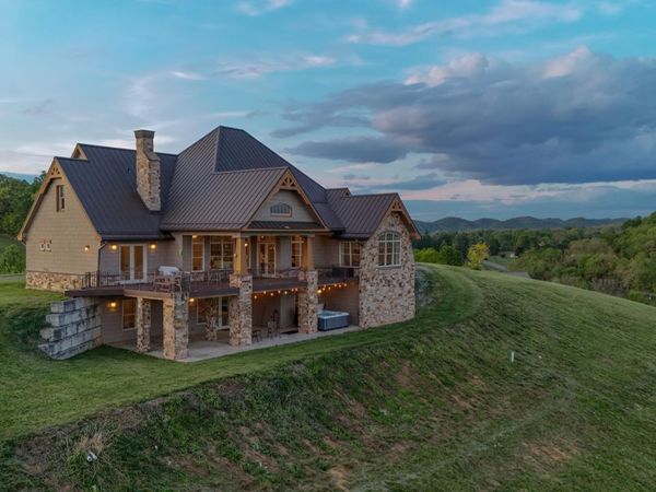 640 Hamilton Hill Road, Bluff City, TN 37618