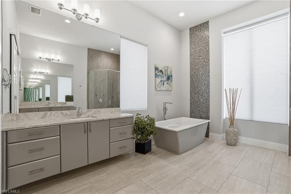 2826 SW 44th Ter, Cape Coral, FL 33914 Photo