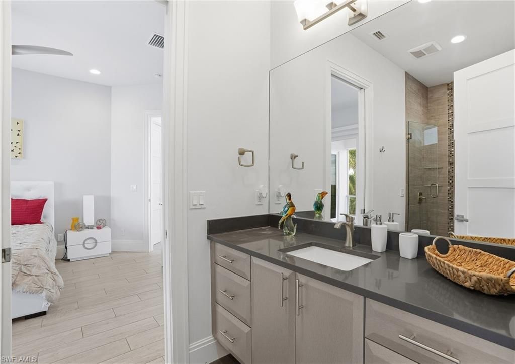 2826 SW 44th Ter, Cape Coral, FL 33914 Photo