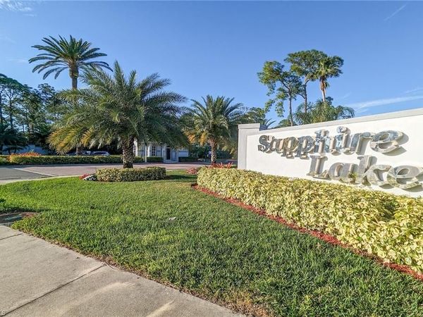 409 Gabriel CIR, Unit 2207, NAPLES, FL 34104
