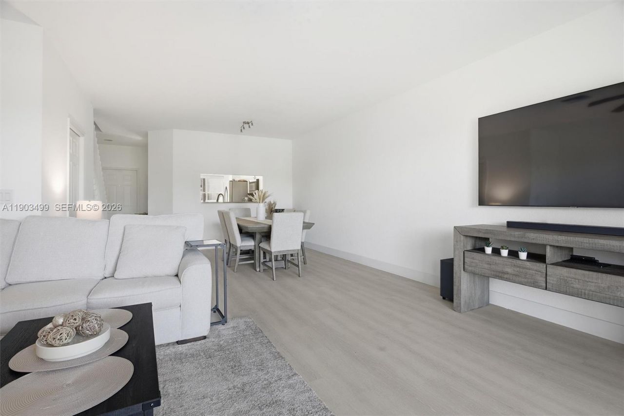 8231 SW 29th St, Miramar, FL 33025 Photo