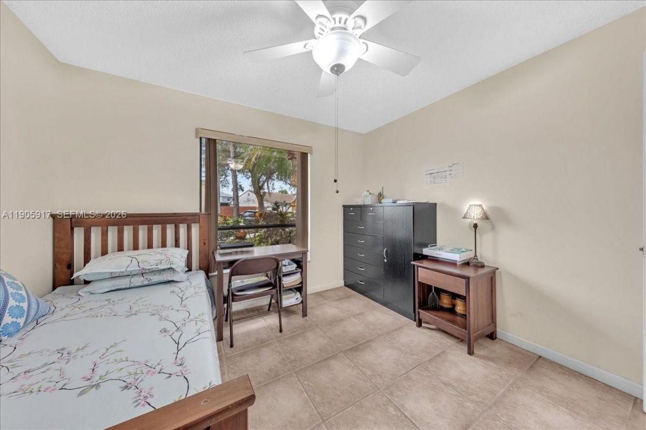 3930 NW 79th Way, Davie, FL 33024 Photo