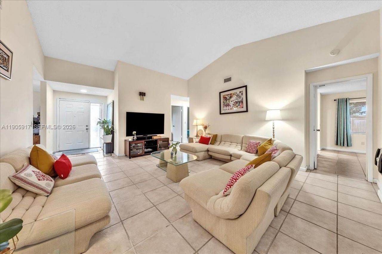 3930 NW 79th Way, Davie, FL 33024 Photo