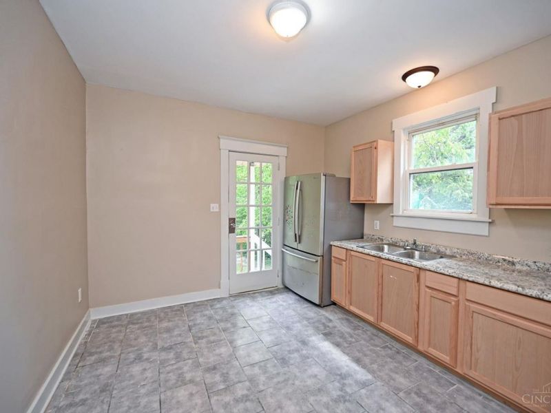 2504 Forthmann Place, Cincinnati, OH 45211 Photo 9